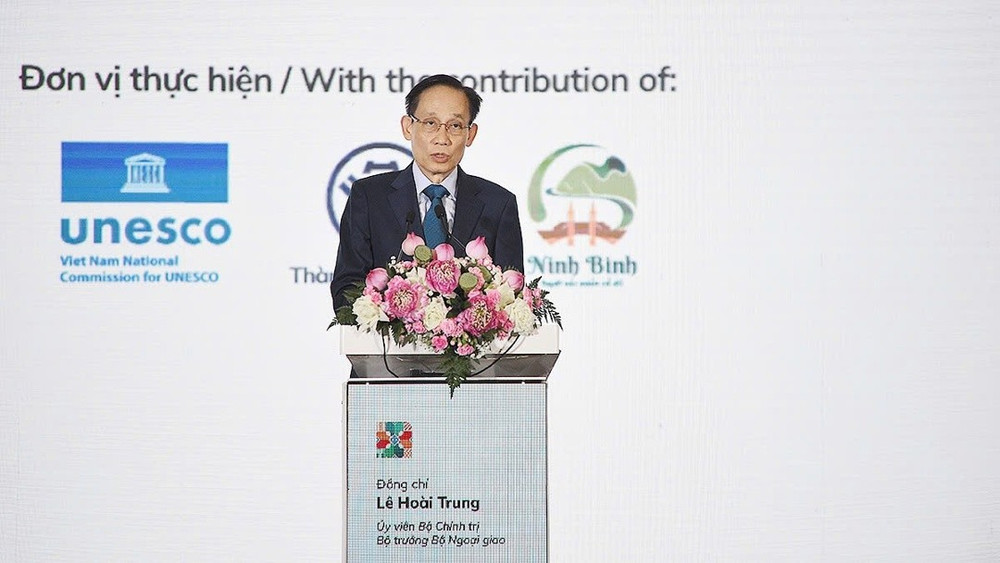 Ủy viên Bộ Chính trị, Bộ trưởng Bộ Ngoại giao Việt Nam Lê Hoài Trung phát biểu khai mạc Hội nghị. Ảnh: Bộ VHTT&DL 1h2.jpg