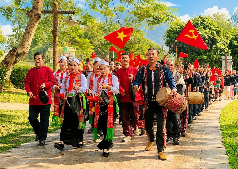 Các hoạt động tại Làng Văn hóa - Du lịch các dân tộc Việt Nam. Ảnh: Làng Văn hóa. vui-tet-doc-lap-tai-ngoi-nha-chung-54-dan-toc-anh-em-132310-906.jpg