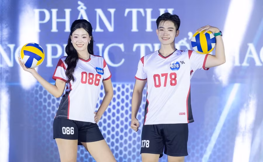 Phần thi trang phục thể thao. hubt-4.jpg