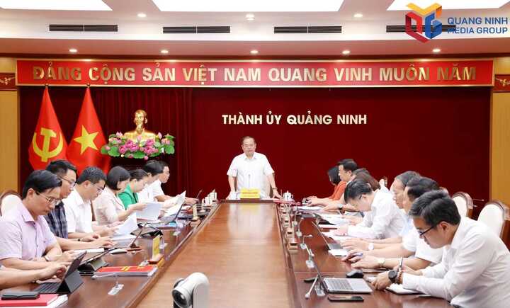 Bí Thư Thành ủy Quảng Ninh Quản Minh Cường phát biểu tại hội nghị đánh giá tình hình kết quả triển khai thực hiện các nhiệm vụ 9 tháng năm 2026. Ảnh: Quang Ninh Media Group