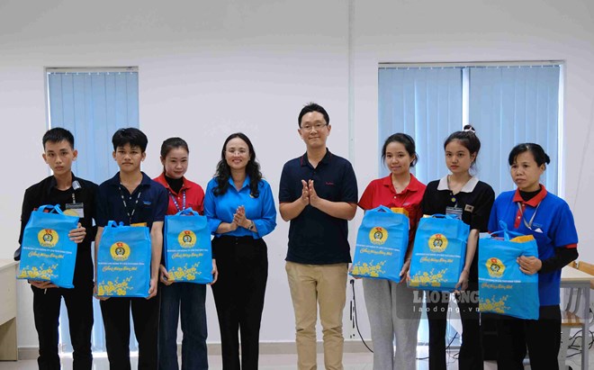 Công đoàn Cần Thơ thăm, tặng quà đoàn viên, người lao động tại doanh nghiệp
