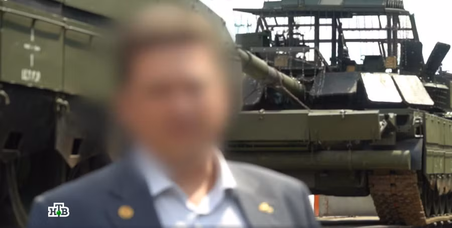 Một chiếc xe tăng T-80UE-1 vừa được hoàn thiện. httwhxgwsaakhzv.jpg