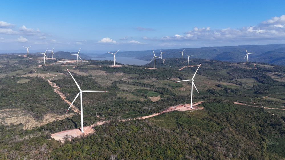 anh-2-nha-may-dien-gio-savan-1-voi-cong-suat-495-mw-la-du-an-nang-luong-tai-tao-dau-tien-cua-tt-group-tren-dat-ban-lao.jpg