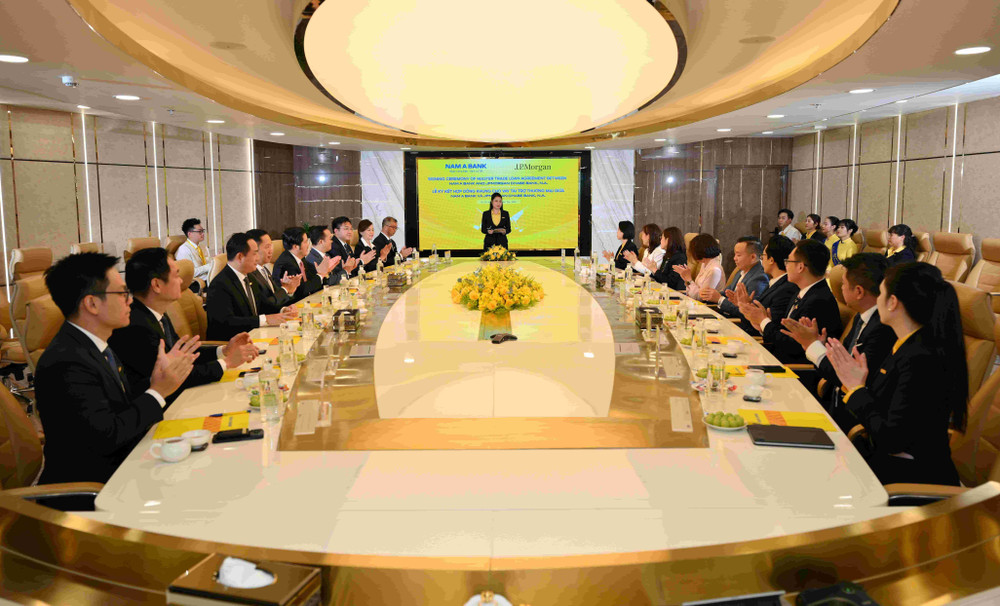Toàn cảnh sự kiện ký kết. hinh-3-jb-fn.jpg