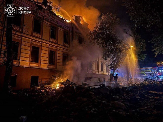 Nổ lớn rung chuyển thủ đô Kiev, nhiều khu vực Ukraina báo động không kích