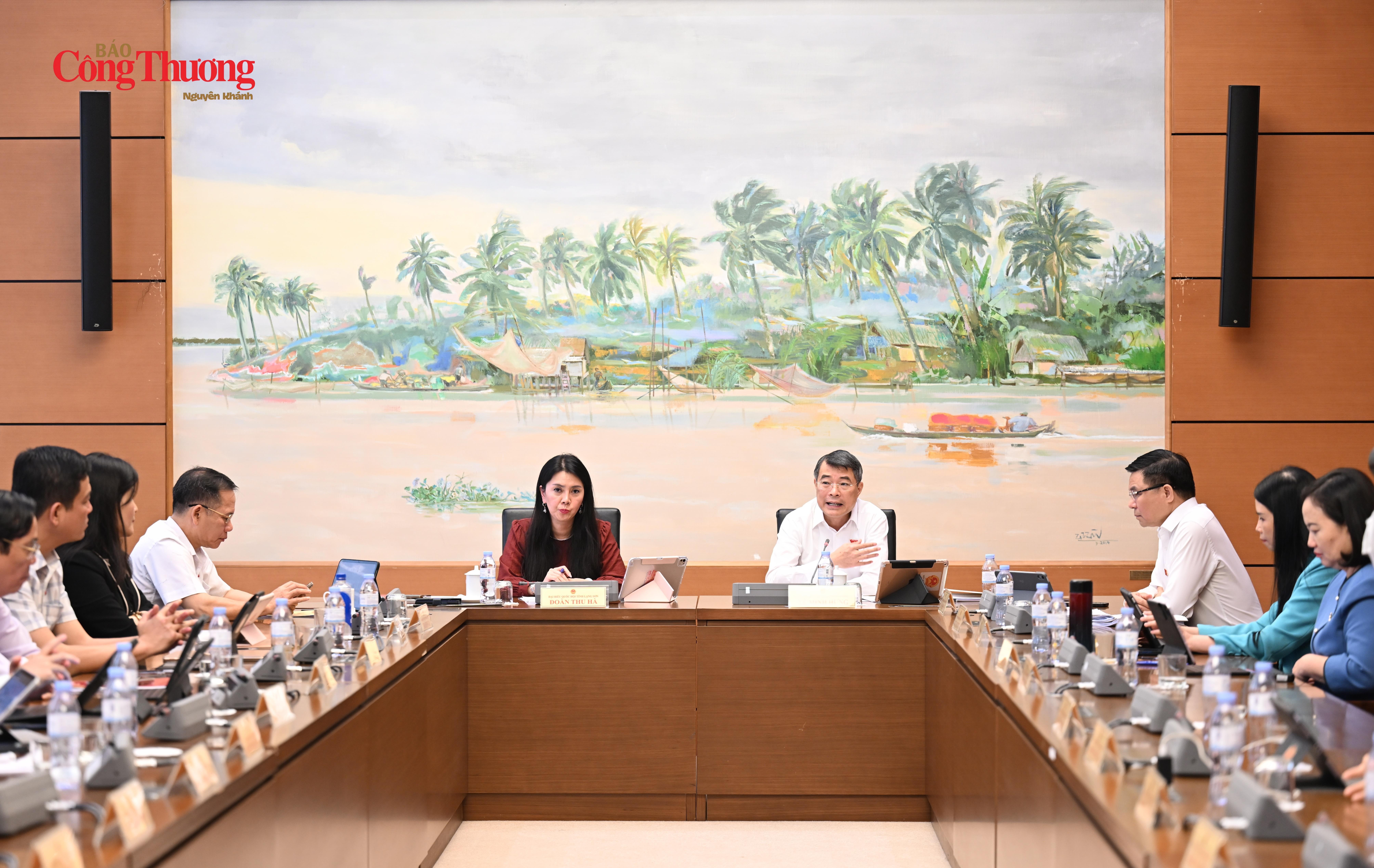 Thủ tướng nhấn mạnh bảo đảm lợi ích của Nhà nước, của người dân, lợi ích quốc gia, nhưng đồng thời cũng phải xử lý được lợi ích của các nhà đầu tư.