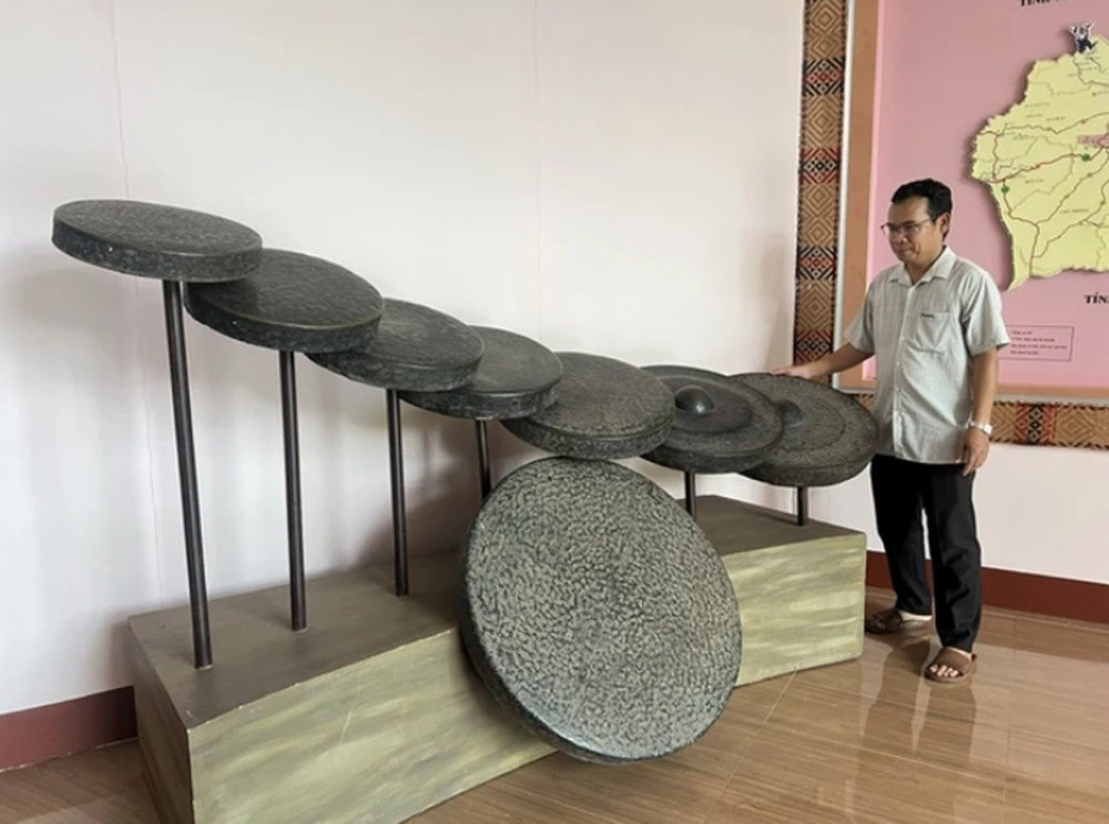 Bộ chiêng Kơ Đơ hiện được lưu giữ tại Bảo tàng Pleiku. Ảnh: Trần Hiếu 1kd1.jpg