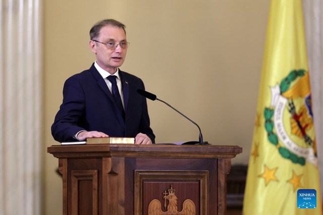 Ông Luca Niculescu trở thành tân Thủ tướng Romania