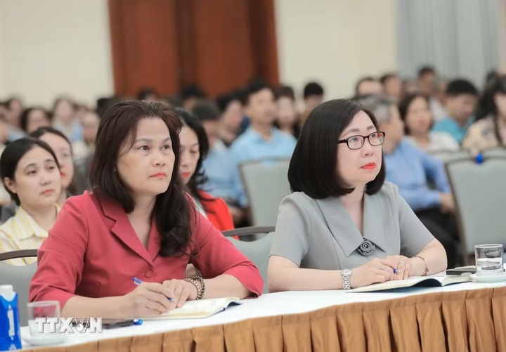 Đảng viên Đảng bộ TTXVN dự hội nghị trực tuyến tại điểm cầu trụ sở Thông tấn quốc gia (số 5, Lý Thường Kiệt). (Ảnh: Phan Phương/TTXVN)