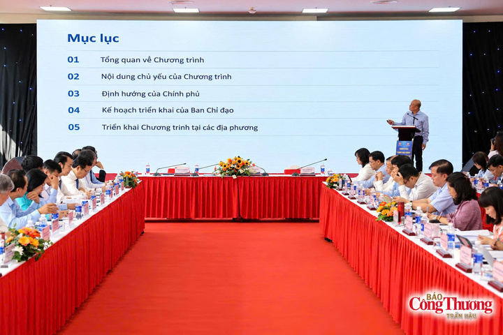 Các đại biểu lắng nghe chương trình Vươn ra thị trường quốc tế giai đoạn 2026-2030.