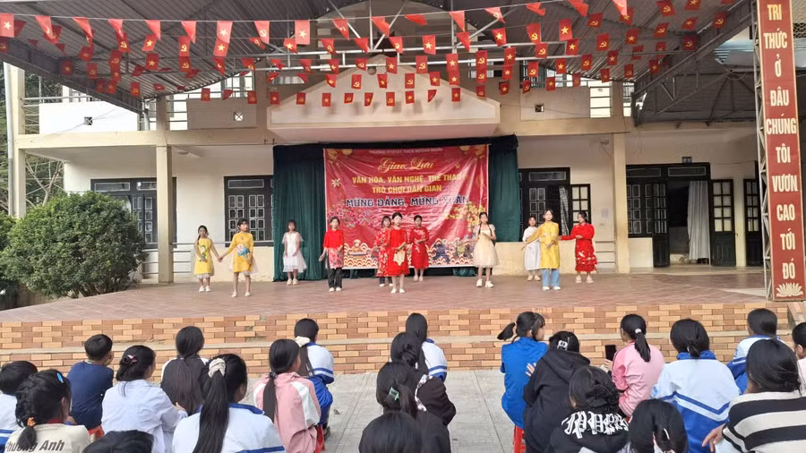 Hoạt động văn hóa, văn nghệ, thể thao luôn được các nhà trường quan tâm, thực hiện. song-dep-1810.jpg