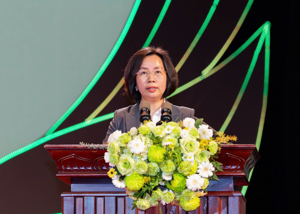 Đồng chí Bùi Huyền Mai, Ủy viên Ban Thường vụ Thành ủy, Chủ tịch Ủy ban Mặt trận Tổ quốc Việt Nam thành phố Hà Nội phát biểu khai mạc chương trình Đồng chí Bùi Huyền Mai, Ủy viên Ban Thường vụ Thành ủy, Chủ tịch Ủy ban Mặt trận Tổ quốc Việt Nam thành phố Hà Nội phát biểu khai mạc chương trình