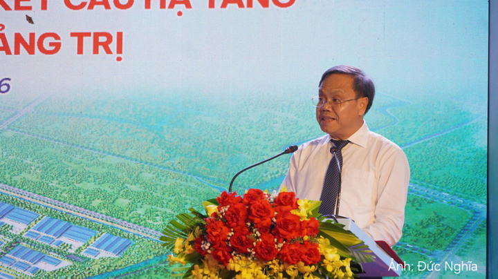 Ông Lê Đức Tiến, Phó Chủ tịch UBND tỉnh Quảng Trị phát biểu tại lễ khởi công.
